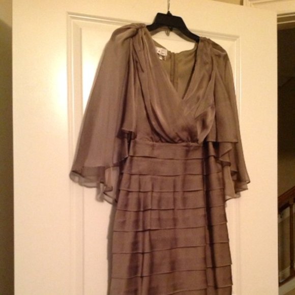 BRONZE MOTHER OF THE BRIDE DRESS - SIZE 12 - Picture 1 of 3